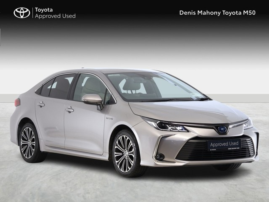 Toyota Corolla Luna Sport Hybrid Saloon