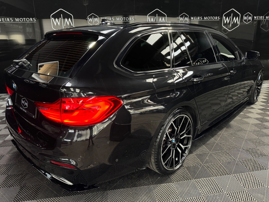 BMW 5 Series M-Sport Pro *Panoramic Sunroof* — thumbnail 9