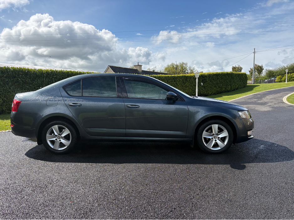 2017 Skoda Octavia 1.6L Diesel For Sale Images