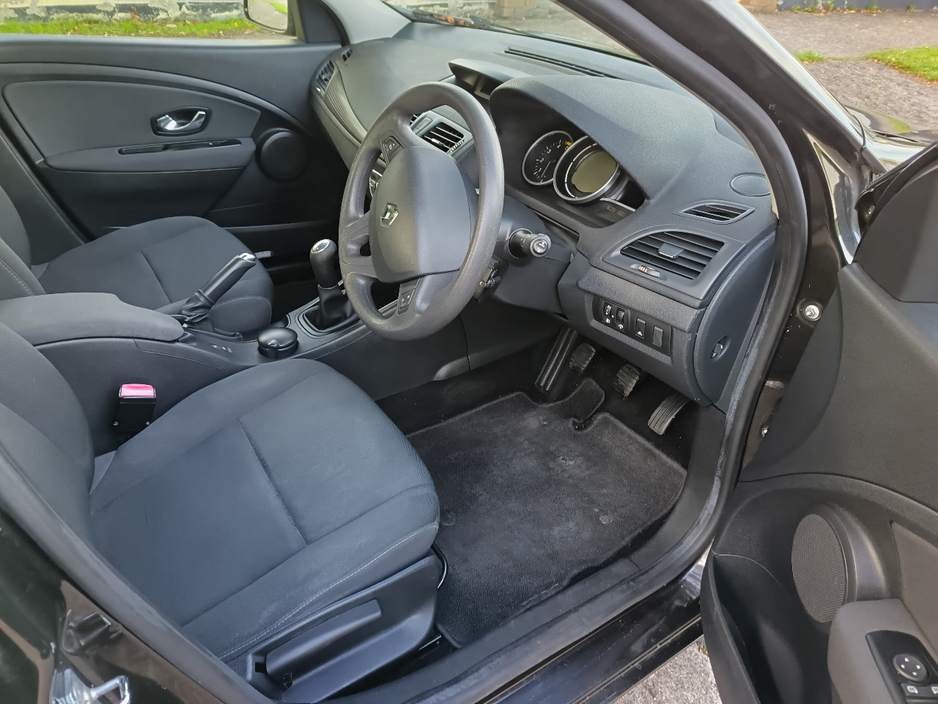 Renault Fluence 1.5 DCI 90 DYNAMIQUE 4DR — thumbnail 11