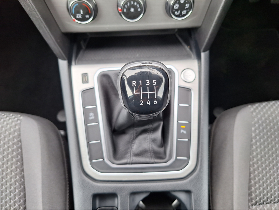 2021 Volkswagen Passat 2.0L Diesel For Sale Images