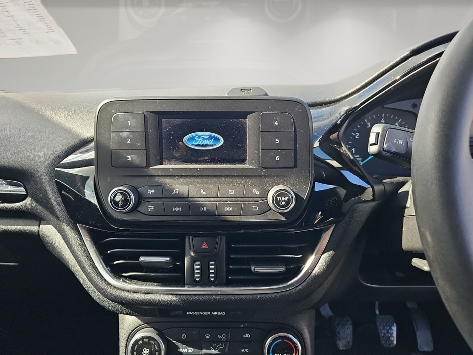 Ford Fiesta 1.1 ZETEC — thumbnail 11