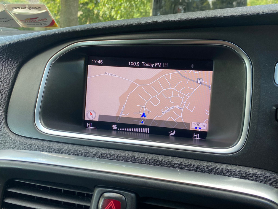 2017 Volvo V40 2L Diesel For Sale Images