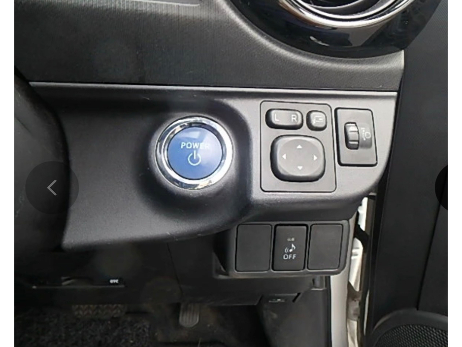 Toyota Aqua 1.5 Petrol Hybrid Automatic Low Km — thumbnail 5