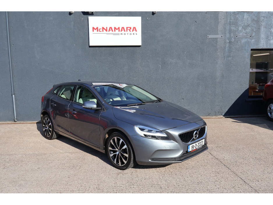 Used Volvo V40 2019 in Cork