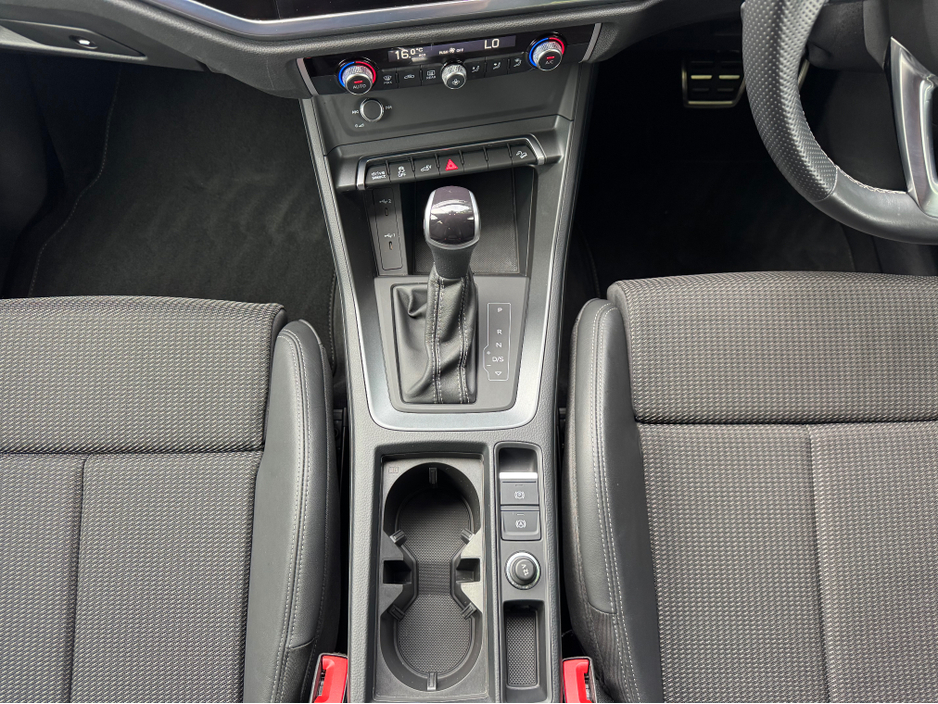 2023 Audi Q3 1.4L Petrol Plug-in Hybrid For Sale Images