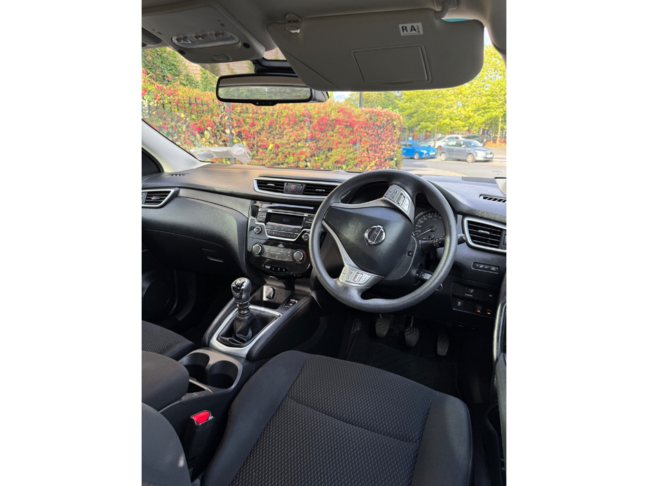 Nissan Qashqai 1.2 PET XE SAFETY PK E E6 4DR — thumbnail 8