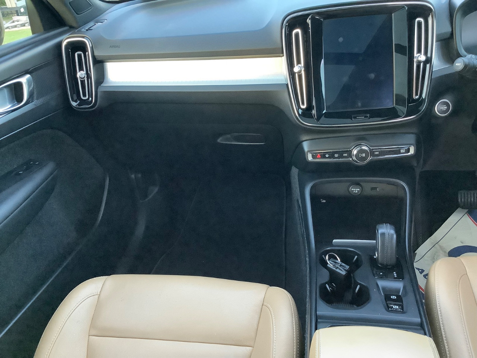 2018 Volvo XC40 2L Diesel For Sale Images