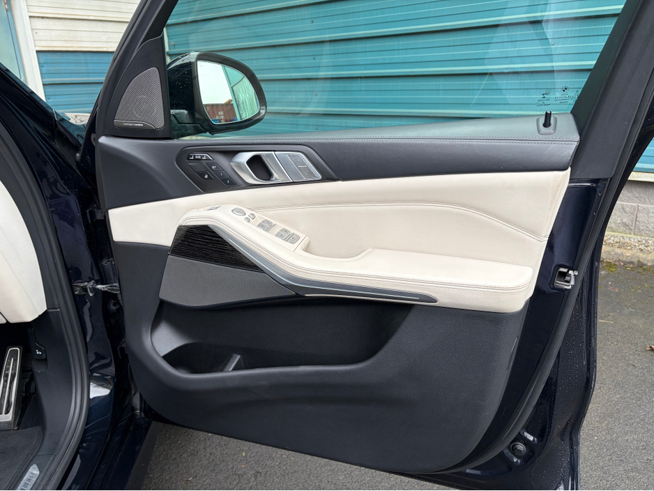 2021 BMW X7 3L Diesel For Sale Images