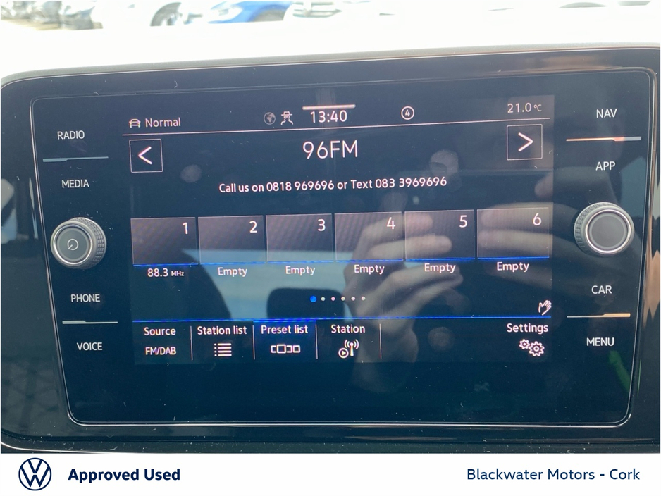 Volkswagen T-Roc 1.0TSI 110BHP R-LINE WITH REAR VIEW CAMERA — thumbnail 16