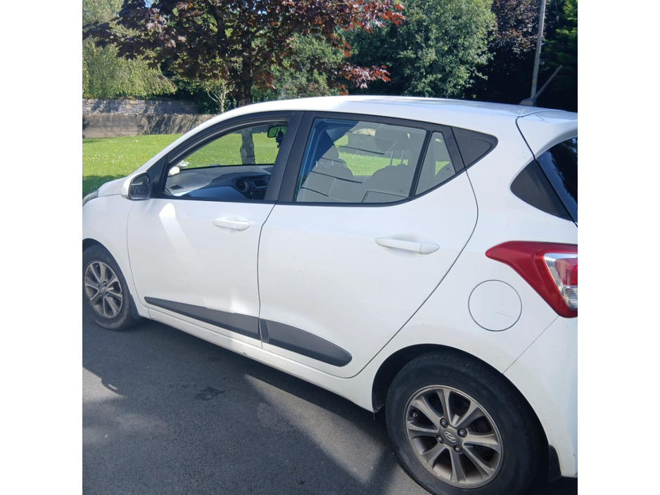 Hyundai i10 MANUAL DELUXE 4DR — thumbnail 3