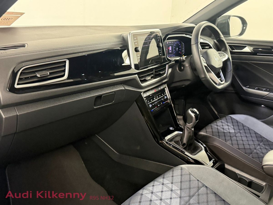 Volkswagen T-Roc R-Line 75 2.0 TDI M6F 116HP with Winter Pack etc "Price Includes €2,000 Scrappage" — thumbnail 11