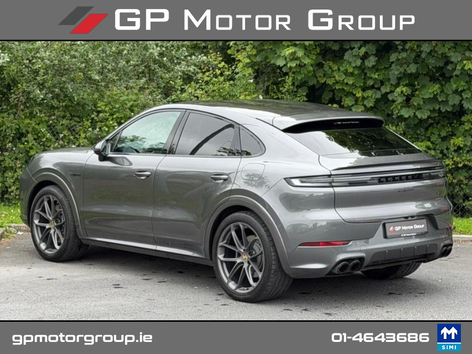 2024 Porsche Cayenne 3L Petrol Plug-in Hybrid For Sale Images