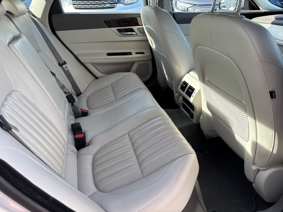 2016 Jaguar XF 2L Diesel For Sale Images