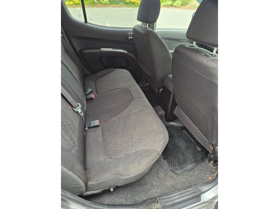 2014 Mitsubishi L200 2.5L Diesel For Sale Images