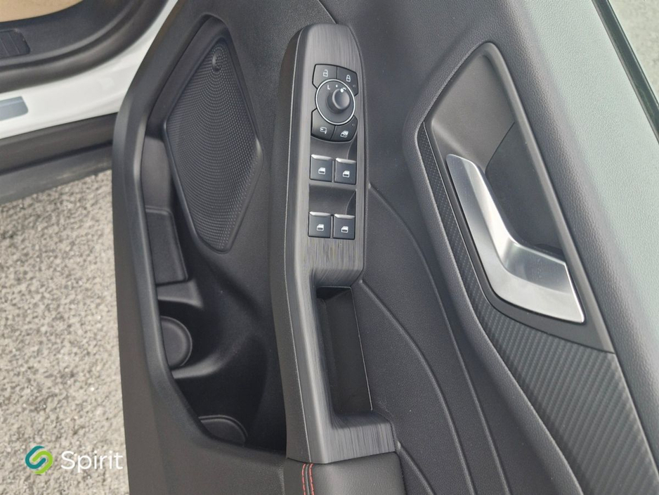Ford Kuga 2.5 Duratec 243PS PHEV ST-Line Auto — thumbnail 18