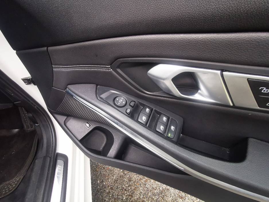 2021 BMW 3 Series 2L Petrol Plug-in Hybrid For Sale Images