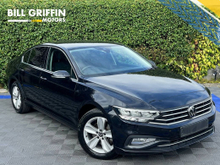 Volkswagen Passat SE NAV 2.0 TDI // APPLE CARPLAY/ANDROID AUTO // SERVICE HISTORY // 17" ALLOYS