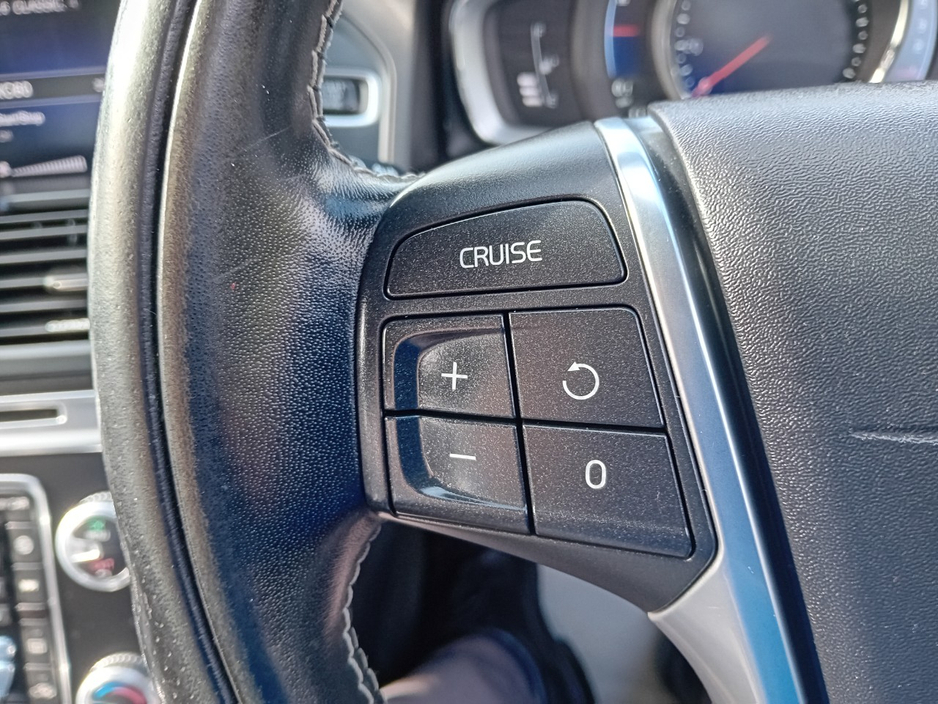 2017 Volvo XC60 2.4L Diesel For Sale Images