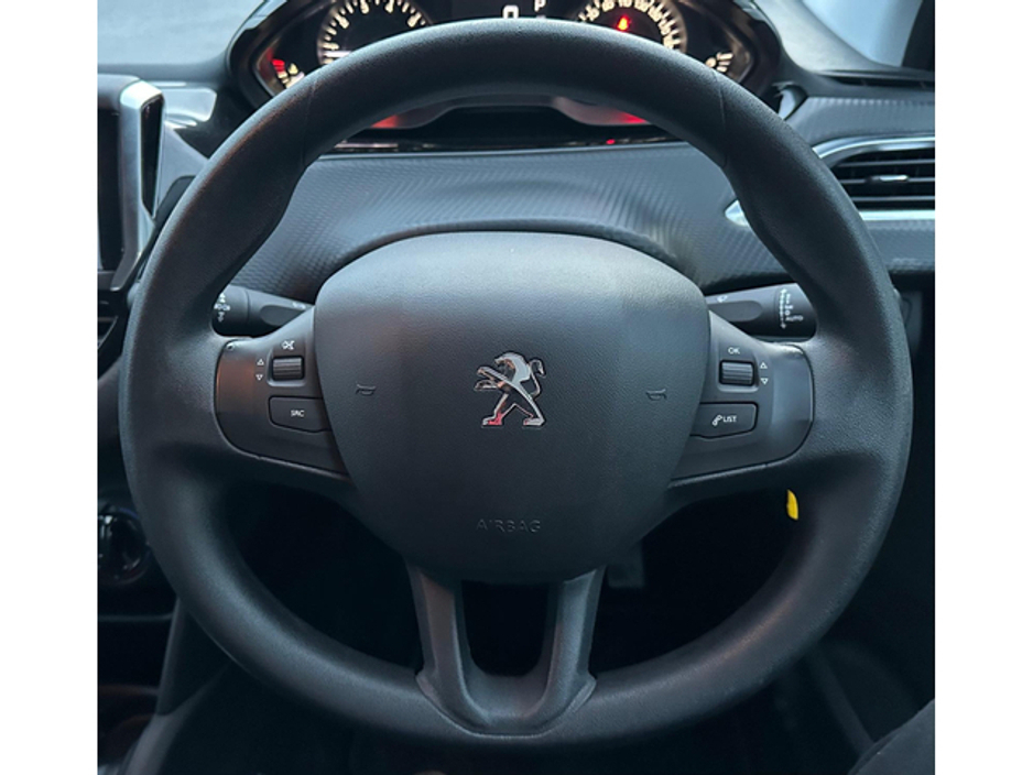 Peugeot 208 Puretech 1.2L Petrol Automatic (2763) — thumbnail 18