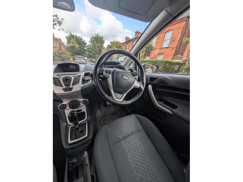 Ford Fiesta TITANIUM 1.4 96PS 5DR A AUTO — thumbnail 15