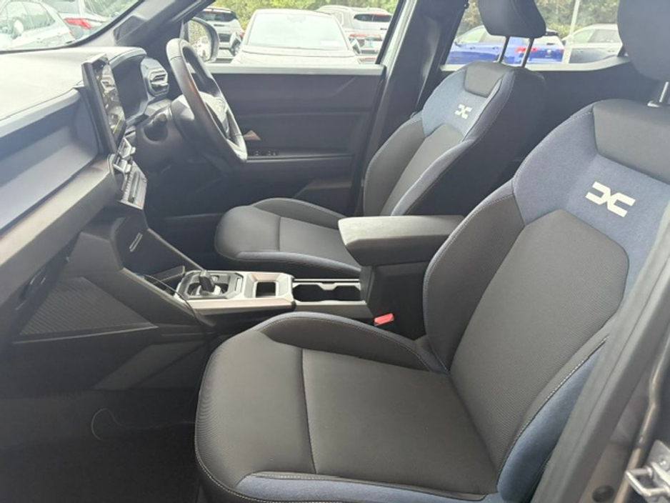 2025 Dacia Duster 1.6L Petrol Hybrid For Sale Images