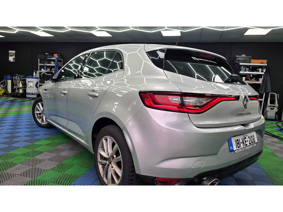 Renault Megane DYNAMIQUE NAV DCI 110 4DR — thumbnail 3