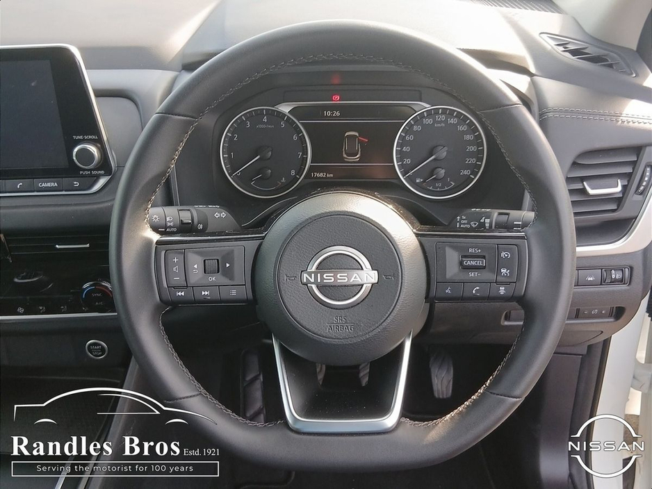 Nissan Qashqai 1.3 PET SV — thumbnail 16