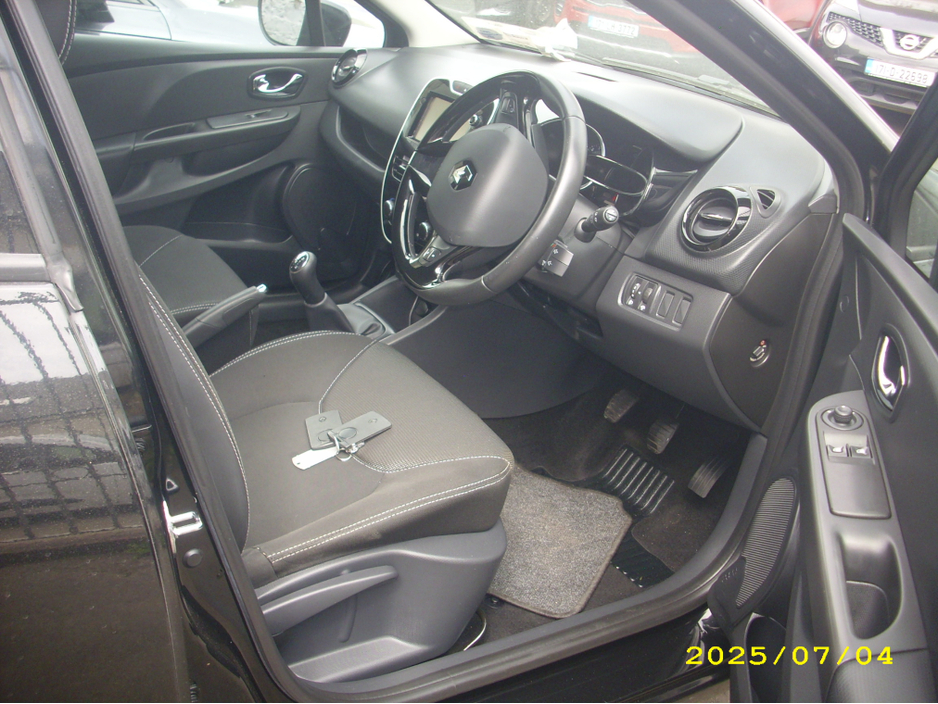 2015 Renault Clio 1.1L Petrol For Sale Images