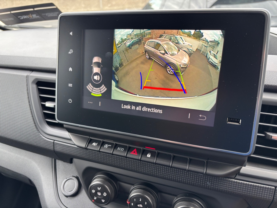 2026 Renault Trafic 2L Diesel For Sale Images