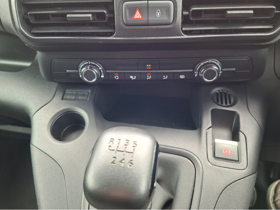 2023 Peugeot Partner 1.5L Diesel For Sale Images