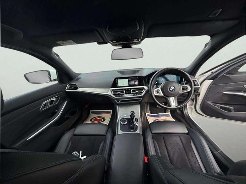 BMW 3 Series 320D M-SPORT XDRIVE, Roof Rails, Automatic — thumbnail 2
