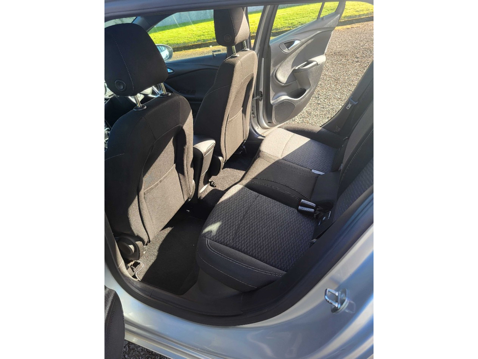 Vauxhall Astra 1.4 I TURBO SRI - Auto — thumbnail 5