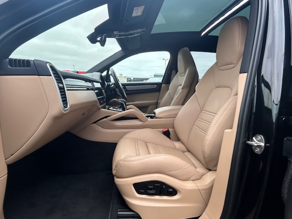 2023 Porsche Cayenne 3L Petrol Plug-in Hybrid For Sale Images