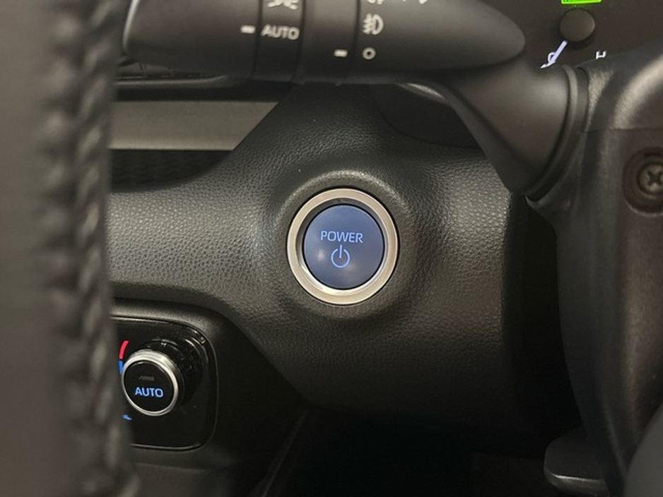 Toyota Yaris HYBRID LUNA — thumbnail 18