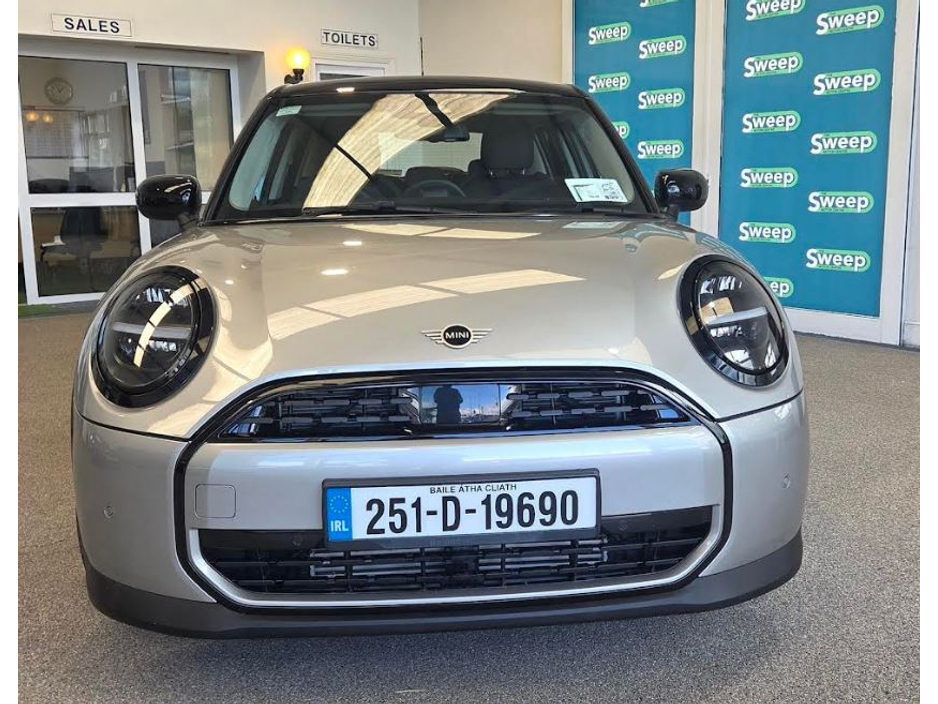 2025 MINI Cooper 1.5L Petrol For Sale Images