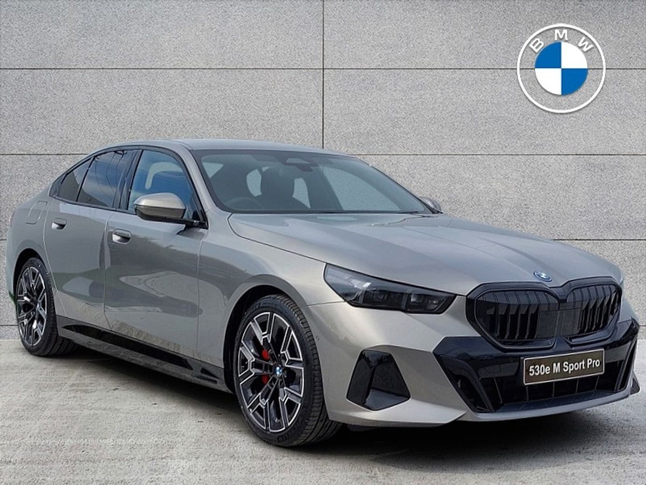2026 BMW 5 Series 2L Petrol Plug-in Hybrid For Sale Images