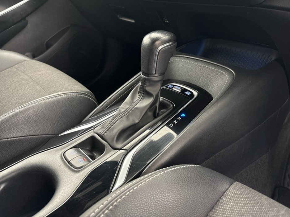 Toyota Corolla Luna Sport Hatchback Hybrid — thumbnail 15