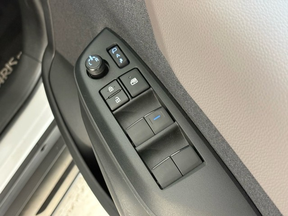 Toyota Yaris Cross Sol Hybrid — thumbnail 17