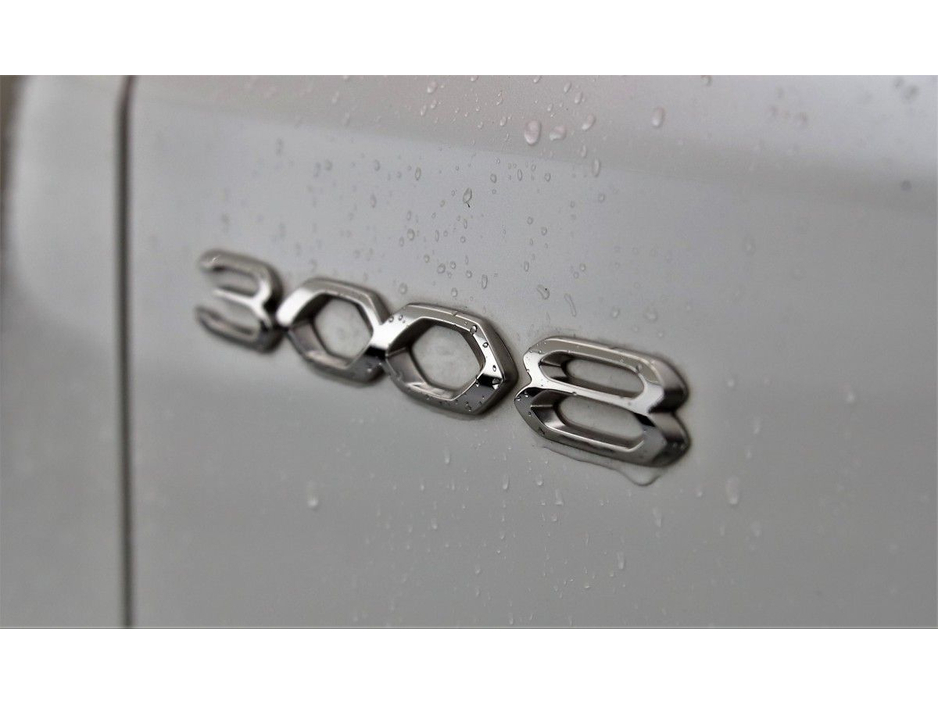 Peugeot 3008 1.6 PHEV ALLURE *BI-TONE ROOF* — thumbnail 31