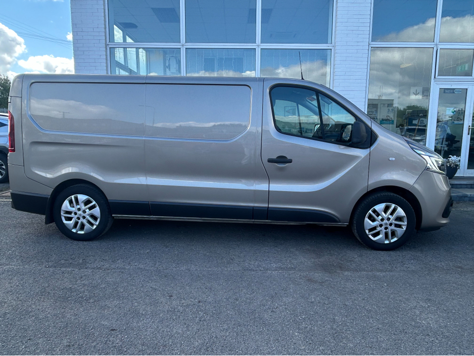 2020 Renault Trafic 2L Diesel For Sale Images