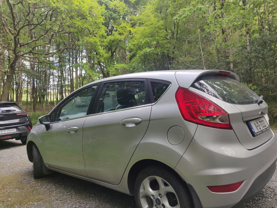 Ford Fiesta TITANIUM 1.4 96PS 5DR A AUTO — thumbnail 4