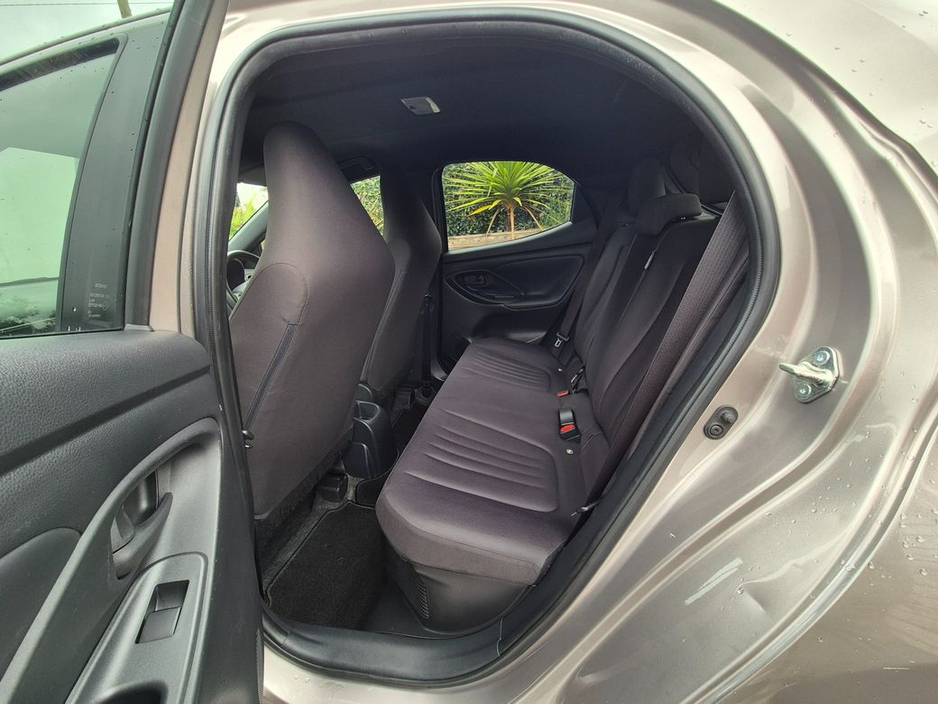 Toyota Yaris 1.5 HYBRID / X SPEC / BEST SMALL CAR ON THE ROAD / TAX €150 — thumbnail 30