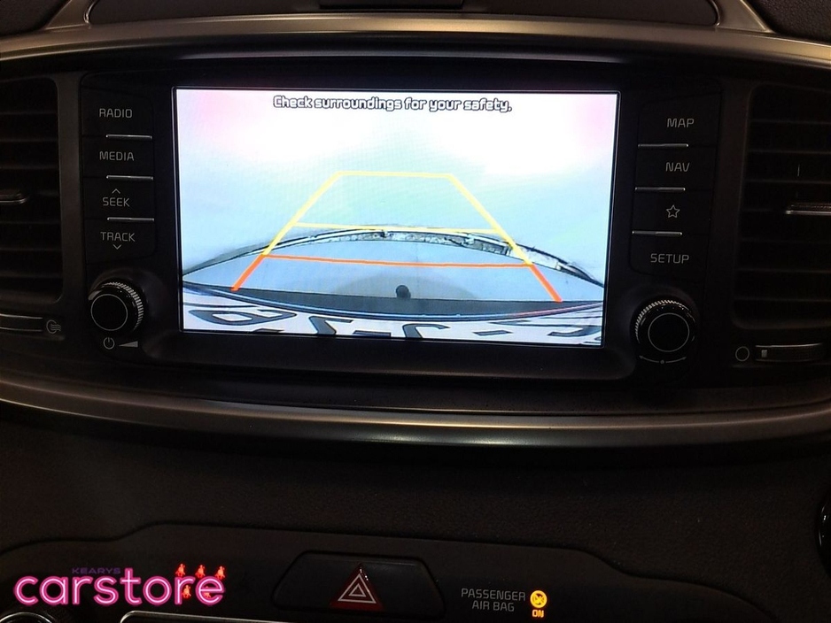 Kia Sorento 2.2 GT Line A/T * Full Kia Service History * 1 Owner Car — thumbnail 24