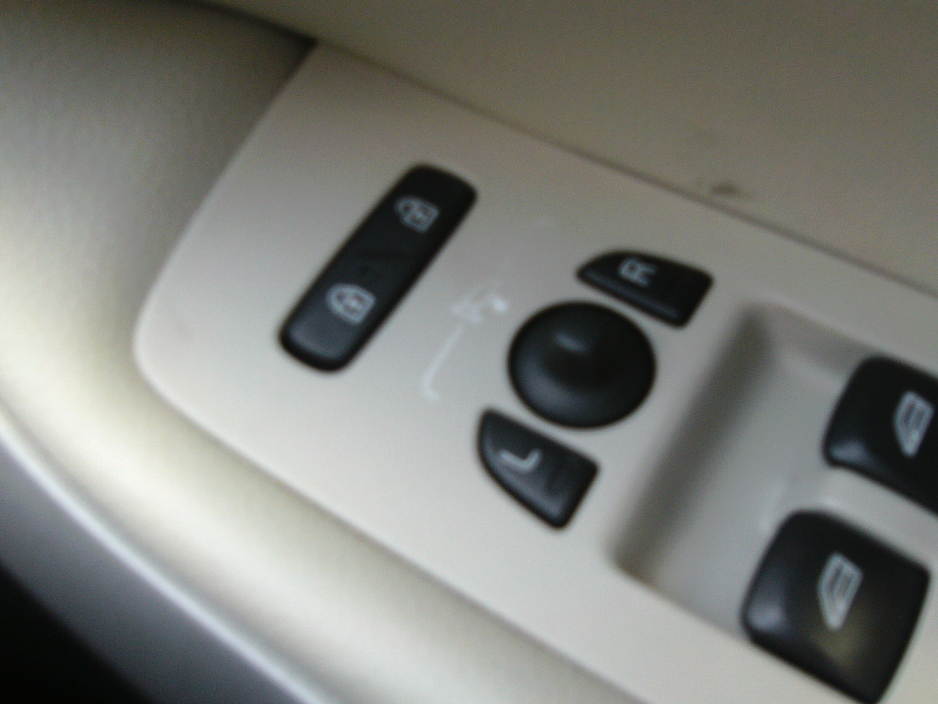 2014 Volvo V40 1.6L Diesel For Sale Images