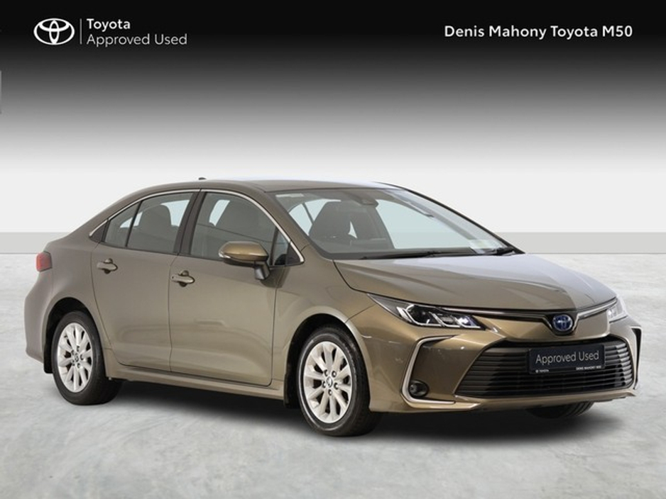 Toyota Corolla Luna Hybrid Saloon