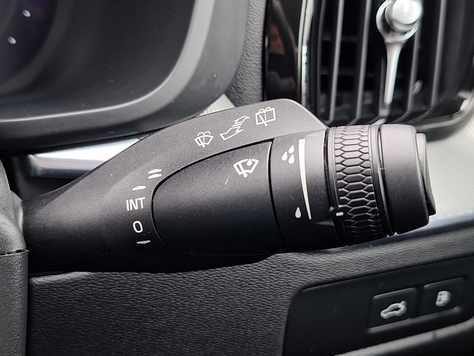 2023 Volvo XC60 2L Petrol Plug-in Hybrid For Sale Images