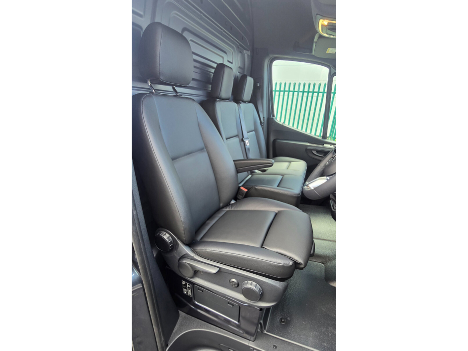 Used Mercedes-Benz Sprinter  (2025)