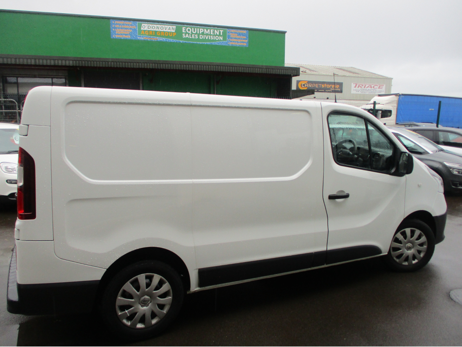 2021 Renault Trafic 2L Diesel For Sale Images