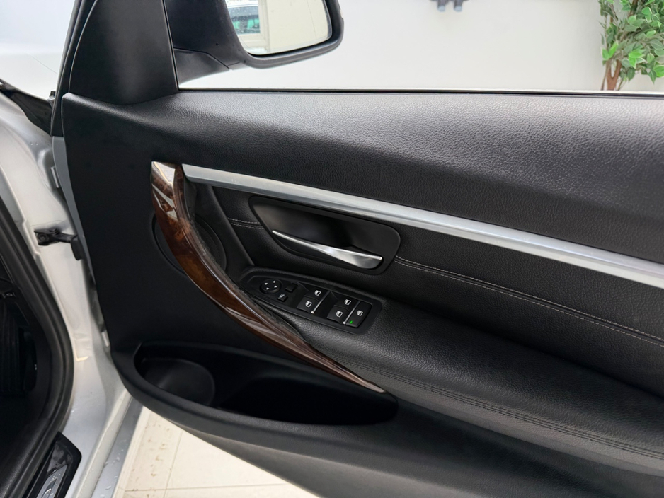 BMW 3 Series 320D SE LUXURY DIESEL AUTOMATIC // FULL HEATED ELECTRIC LEATHER // LANE ASSIST // PRIVACY PACK // STUNNING EXAMPLE // AA APPROVED 2026 — thumbnail 27